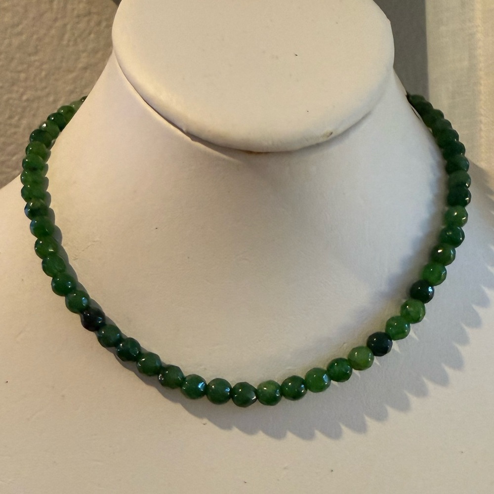 Faceted green quartzite bead gold tone choker necklace - Picture 3 of 8